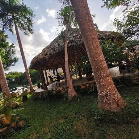 Hotel Doralba Inn Chichen Bagian luar foto