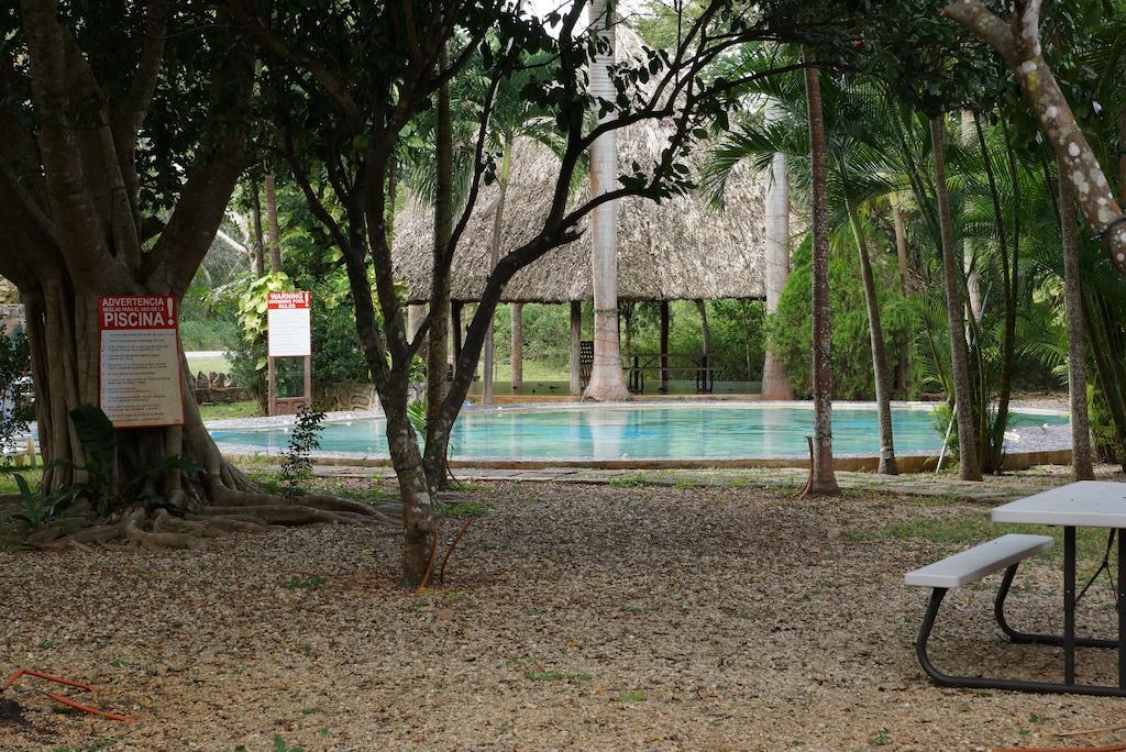 Hotel Doralba Inn Chichen Bagian luar foto