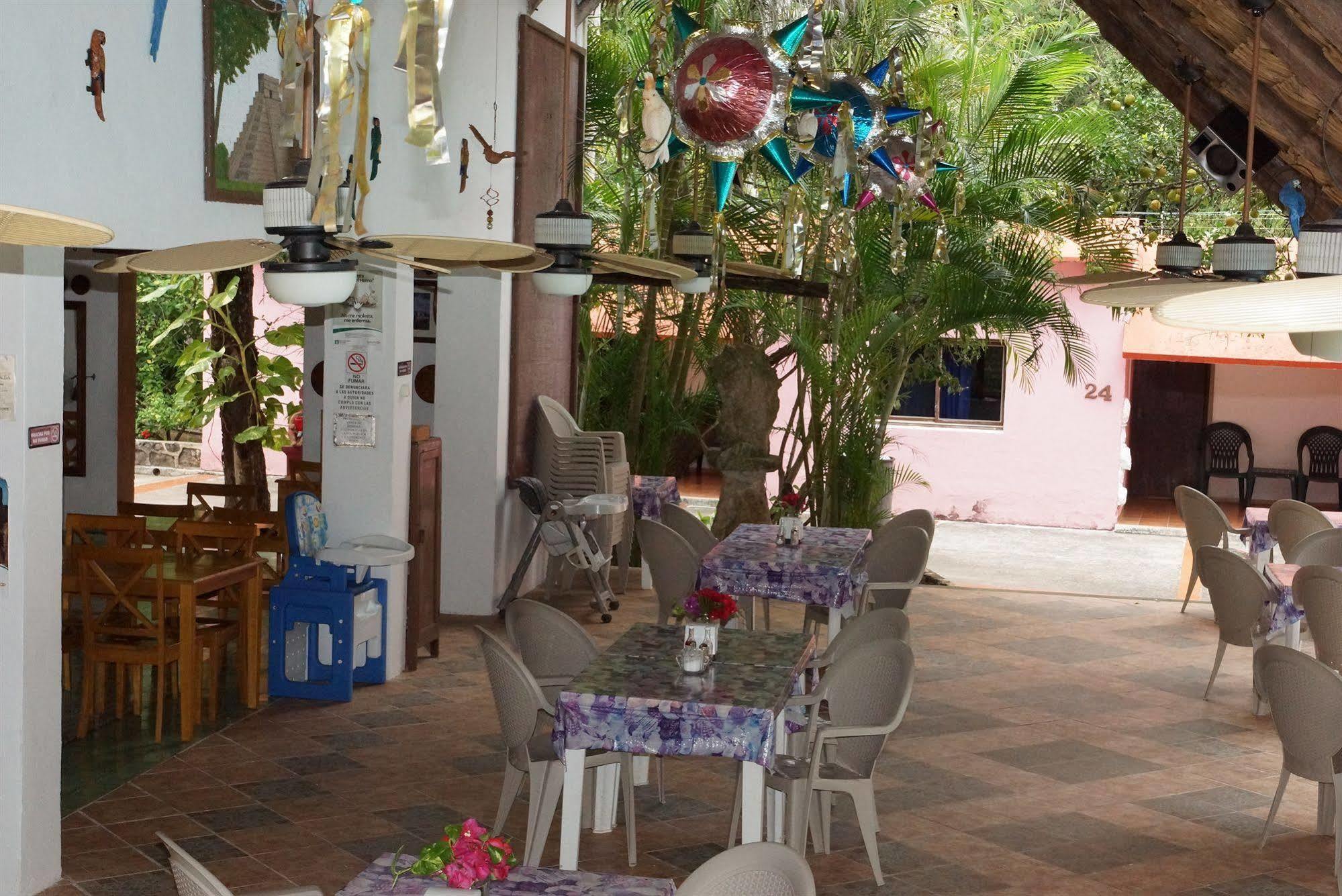 Hotel Doralba Inn Chichen Bagian luar foto