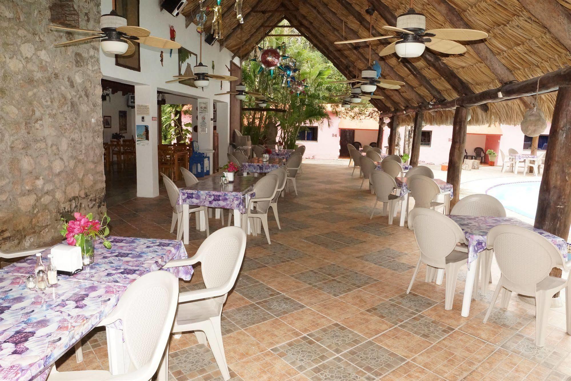 Hotel Doralba Inn Chichen Bagian luar foto